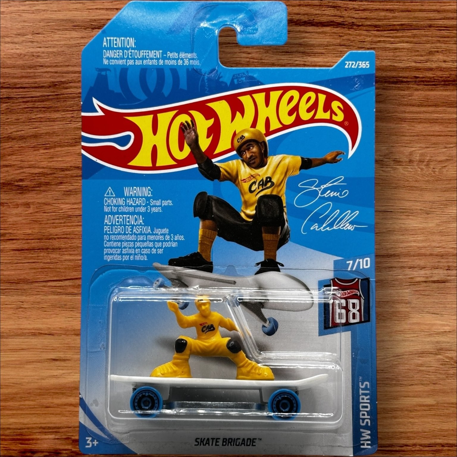 Hot Wheels Skate Brigade HW Sports 1:64 Skateboard Figure Blue Wheels