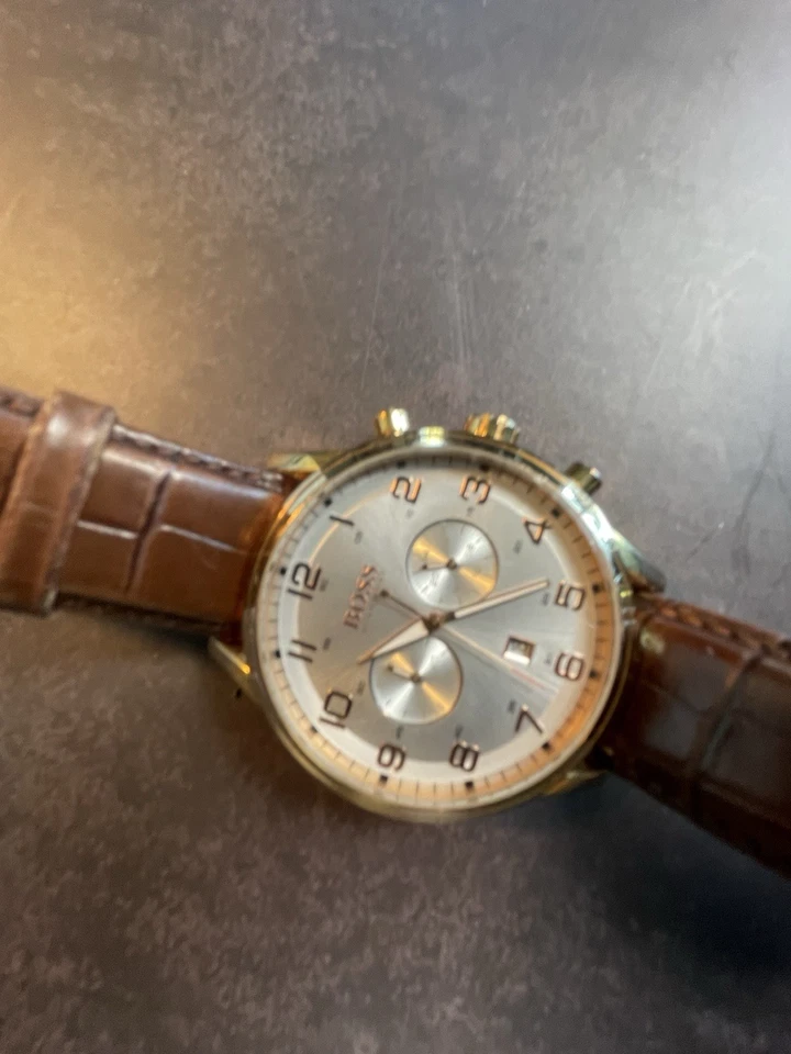 Reloj cronógrafo para hombre Hugo Boss caja dorada correa de cuero marrón Foto 3 de 4