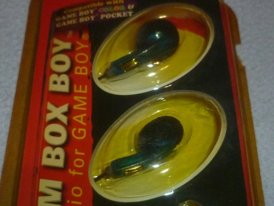 NEW PELICAN BOOM BOX BOY FM RADIO & EARBUDS FOR GAMEBOY COLOR POCKET SEALED - Image 3 of 4