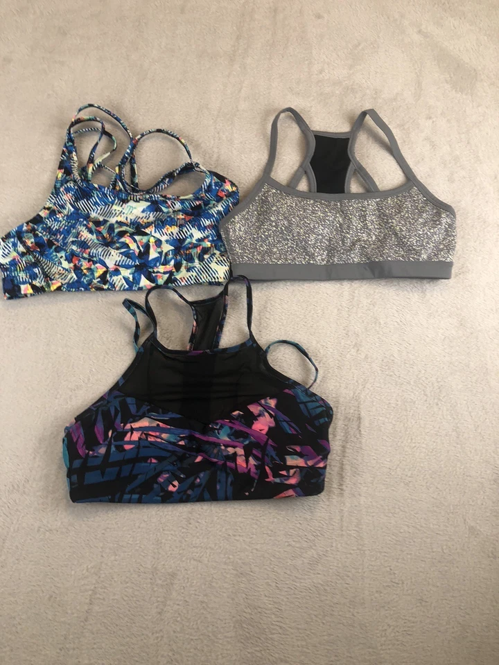 Lote de 3 sujetadores deportivos Gap Fit bajo impacto pequeños Foto 3 de 4