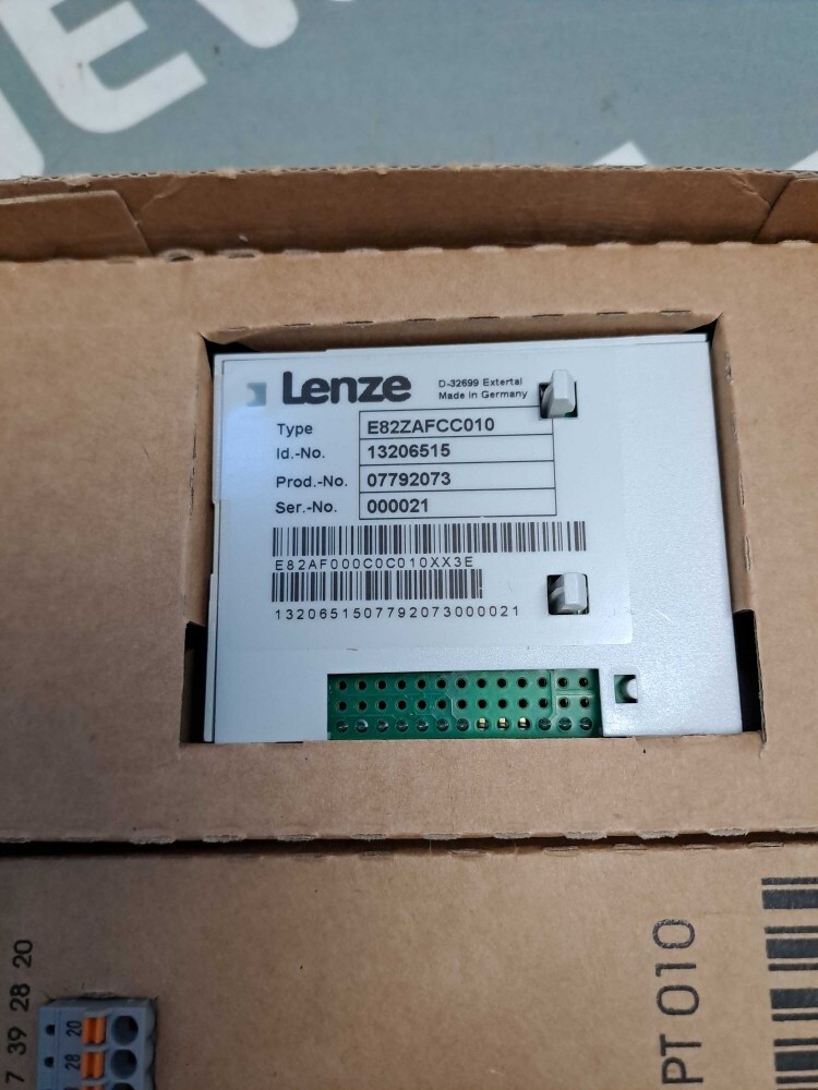 Module d'entrées sorties Lenze E82AFCC010 pour variateur de vitesse - 4