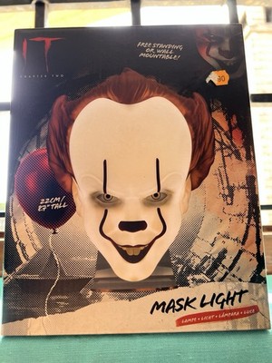 Aus Film IT, Tisch-/Nachttischlampe oder Wand. Beschreibung lesen. und Foto