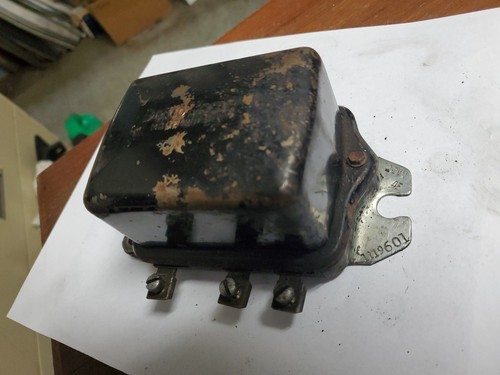 VINTAGE 1958-1960 CADILLAC & BUICK DELCO REMY VOLTAGE REGULATOR 12V #1119601 4E - Picture 1 of 5
