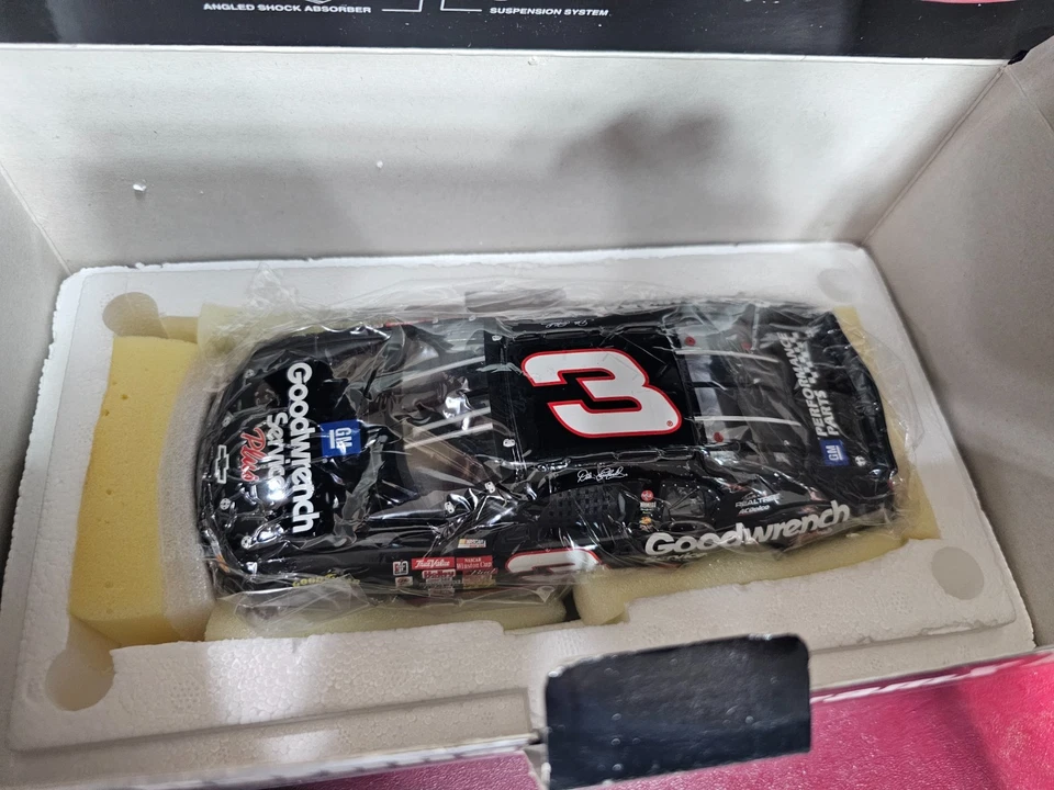 Franklin Mint Dale Earnhardt #3 Ceramx 1:24 Diecast Model 2001 NASCAR Car N.O.S - Image 2 of 4