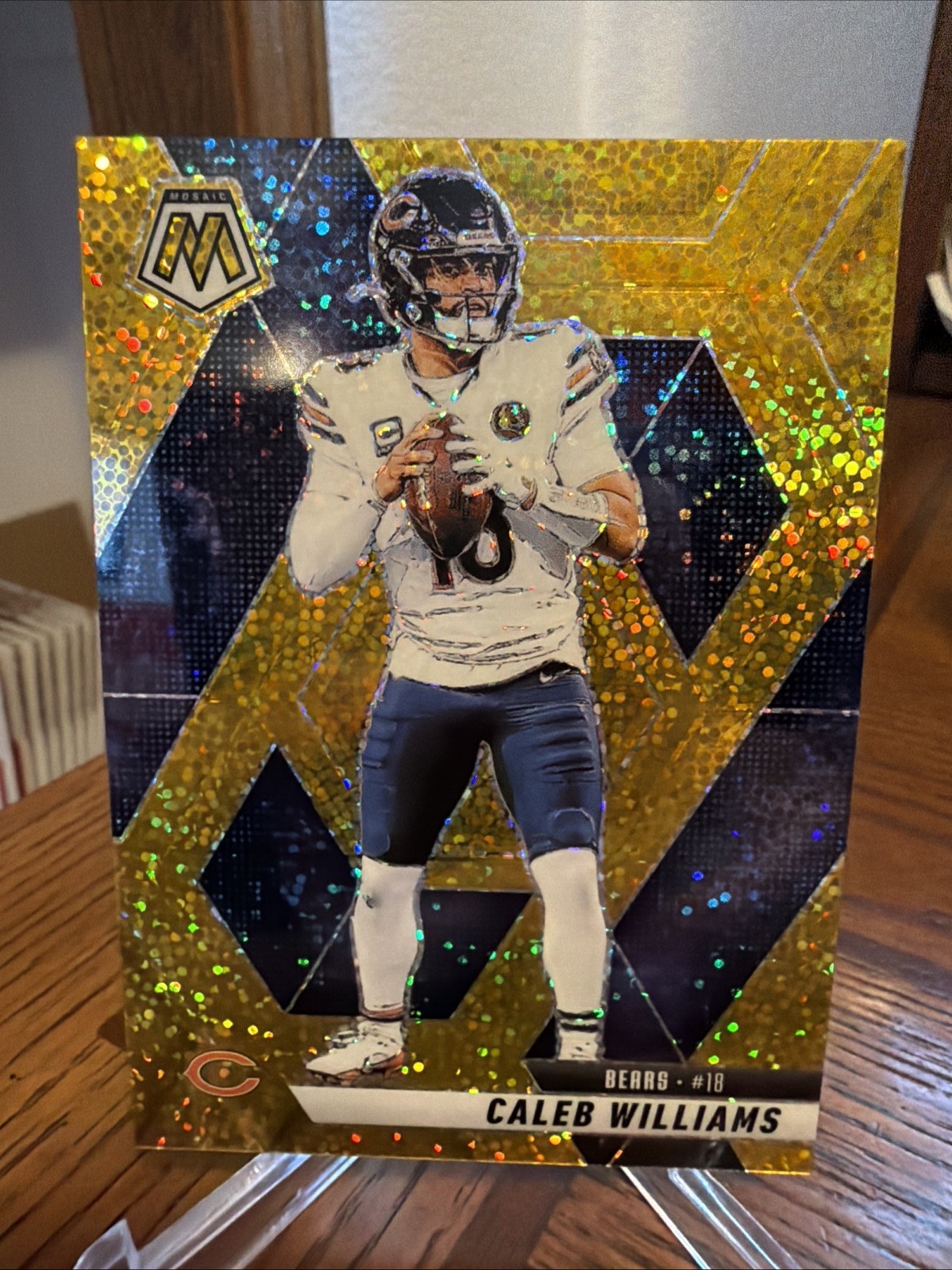 2025 Panini Mosaic #22 Caleb Williams Gold Sparkle /24!