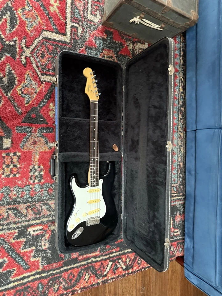 Late 80’s Fender Stratocaster, left handed, Made in Japan - Image 3 of 4