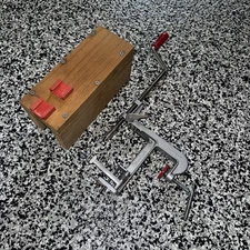 The Pampered Chef Silver & Red Apple Peeler/Corer/Slicer One Size With Stand (55