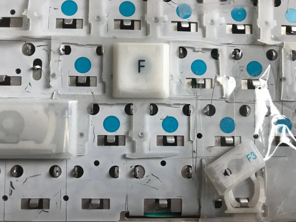 Apple iBook Clamshell G3 Keyboard Replacement keys (KEYS ONLY) Blueberry - Image 3 of 4