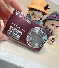 Nikon Coolpix S550 Digital Camera 10.0 MP & Battery + SD Card + Charger English