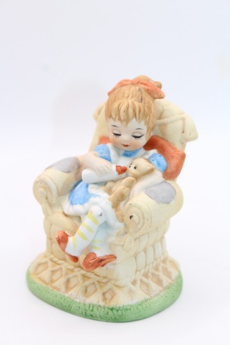 Statuina gattino vintage Lefton "Dollhouse Collection" ragazza in sedia 4"T - Foto 11 di 14