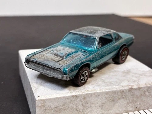 Hot Wheels Redline. 1967 Custom T-Bird. Aqua  w/ Black Roof. Hong Kong. '67