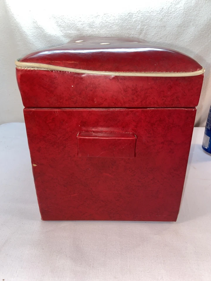 VTG Mini Salesman Sample? Child’s MID-CENTURY Red Naugahyde Vinyl OTTOMAN Chest - Image 4 of 4