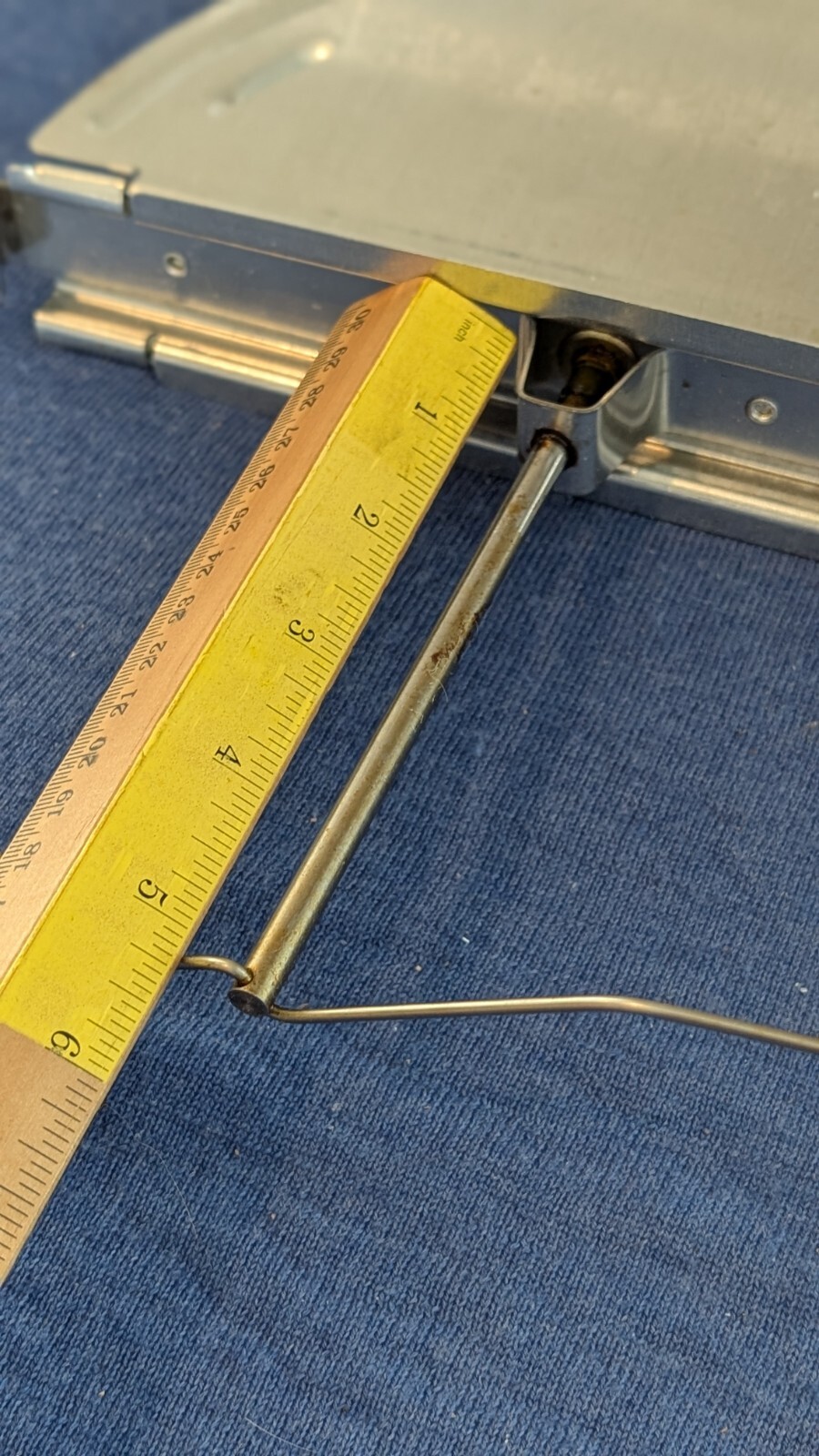 Crate and Barrel - Whirley Pop Popcorn Maker - Silver color - wood handles - EUC