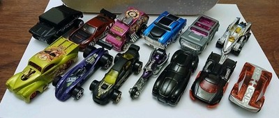 Hot Wheels Sammlung Konvolut 13 Autos 1995, 2005, 2006
