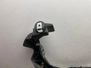 BMW 3 E90 Scheinwerferhalter links 7116707 2.50 Petrol 2006 30994566