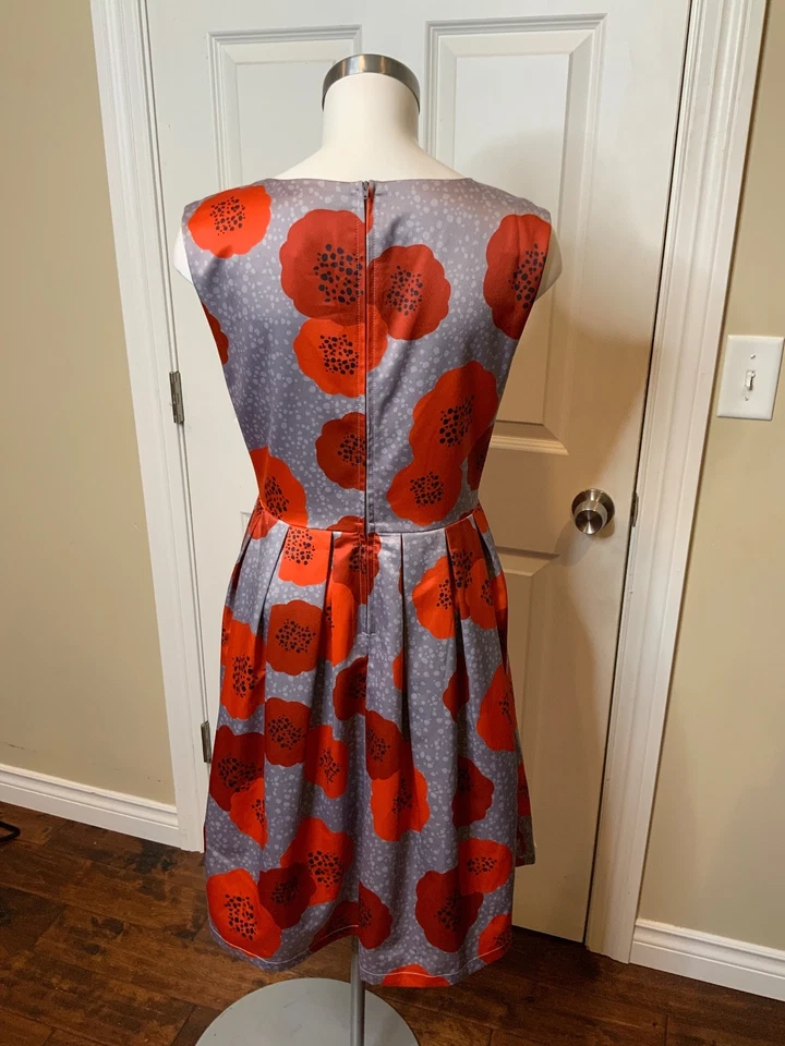 Vestido Dear Creatures Plateado Rojo Amapola Sin Mangas Ajuste y Acampanado, Talla S Foto 4 de 4