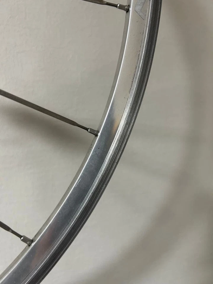 Rueda Token C22A Zenith modelo ligero escalada plateada Foto 2 de 4