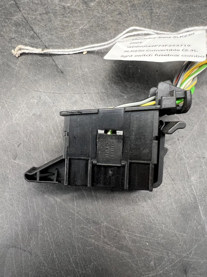 97-04 Mercedes Benz SLK230 OEM Interruptor de luz Fusible Coleta Arnés de cables 2105455628 Foto 3 de 4