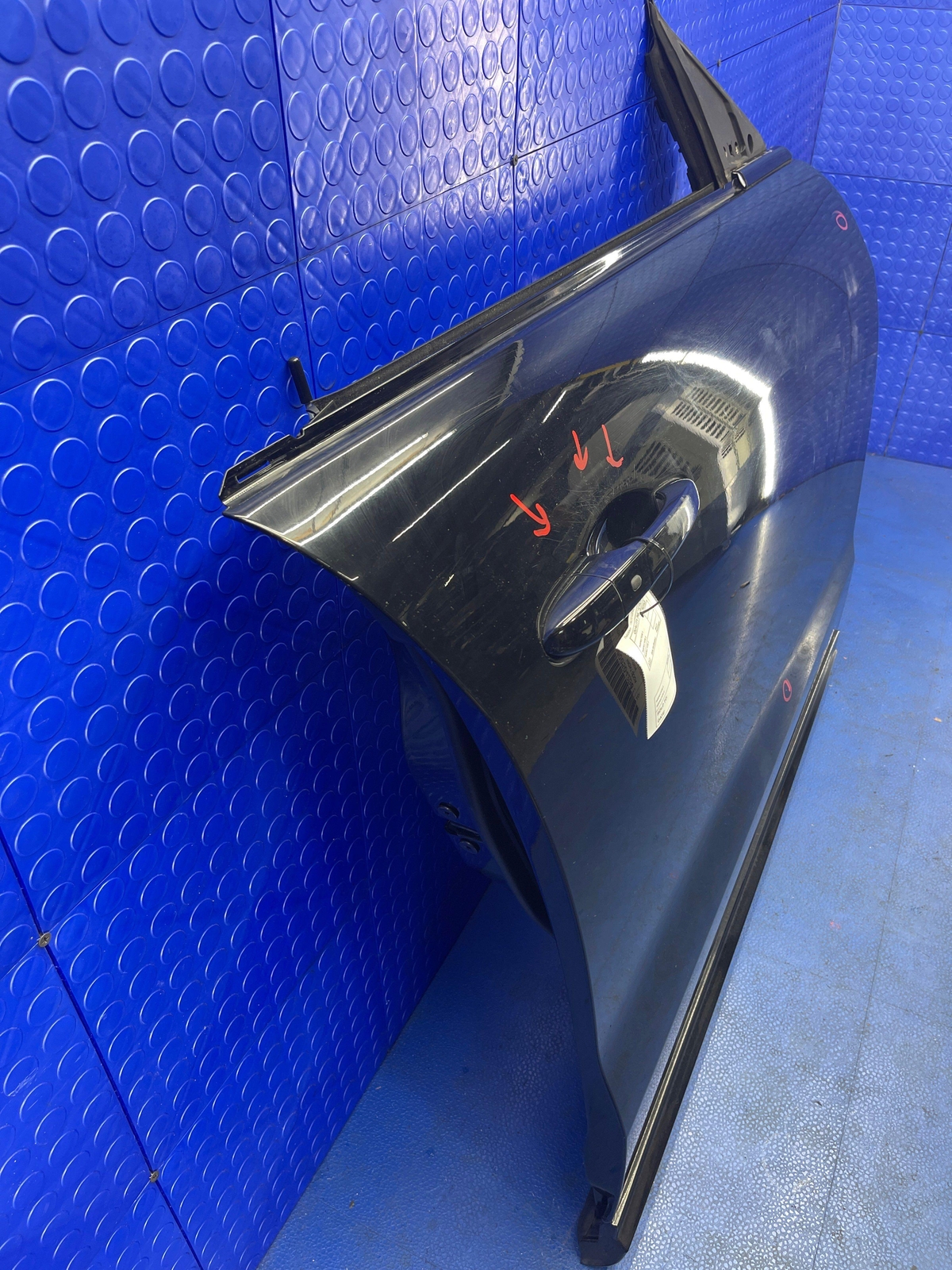 2017-2022 MASERATI LEVANTE OEM FRONT RIGHT DOOR **NO GLASS** NERO (820)