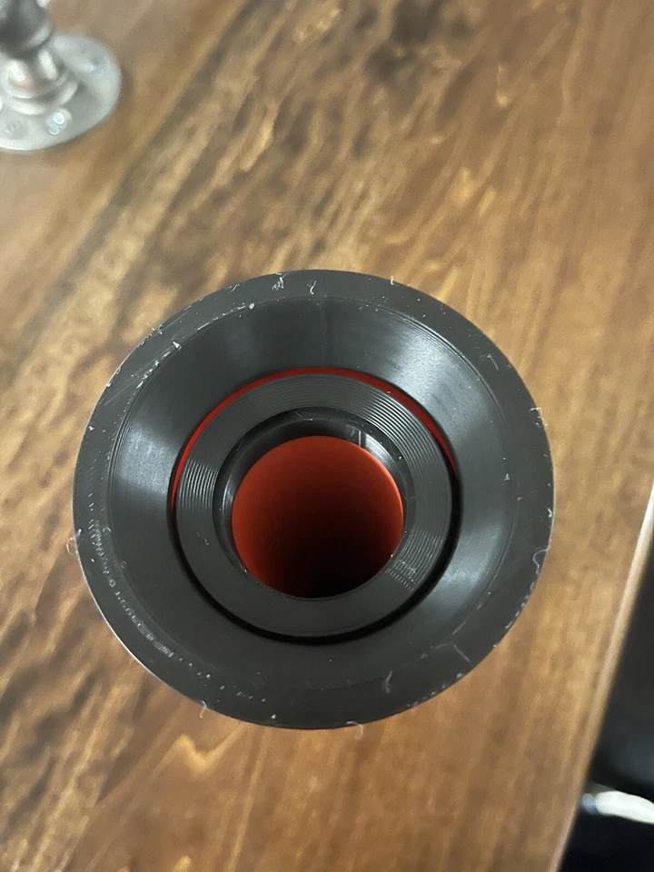 Cristal espía pirata colapsado con huesos cruzados que brillan en la oscuridad Foto 3 de 4