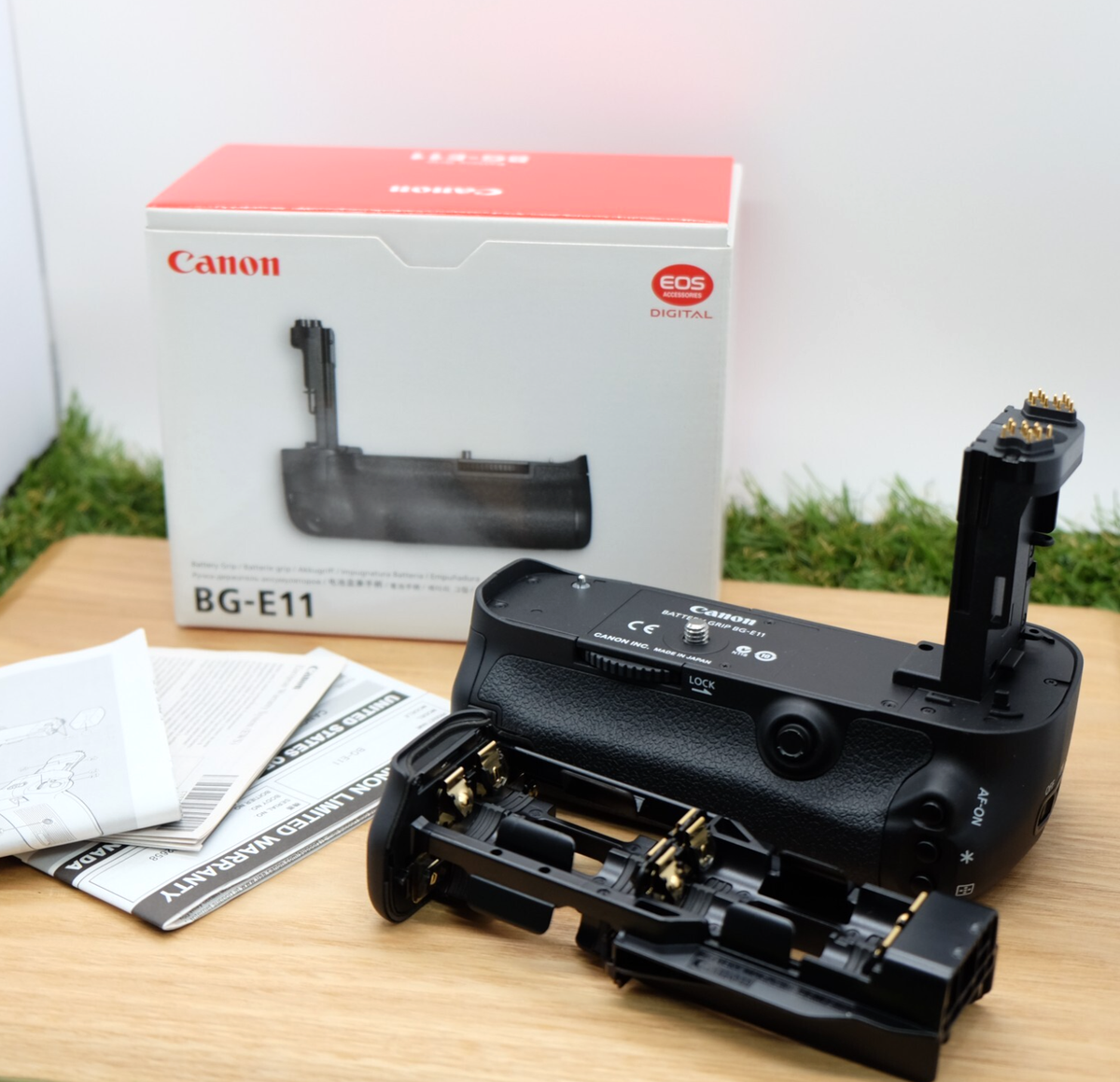 Canon BG-E11 Battery Grip For EOS 5DMarkIII Japan W/ Box Japan [N