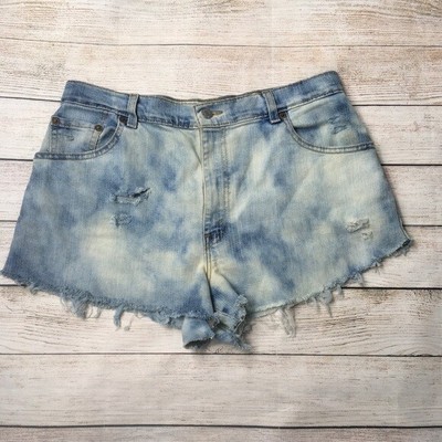 diy levi shorts