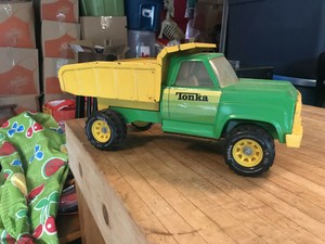 green tonka dump truck