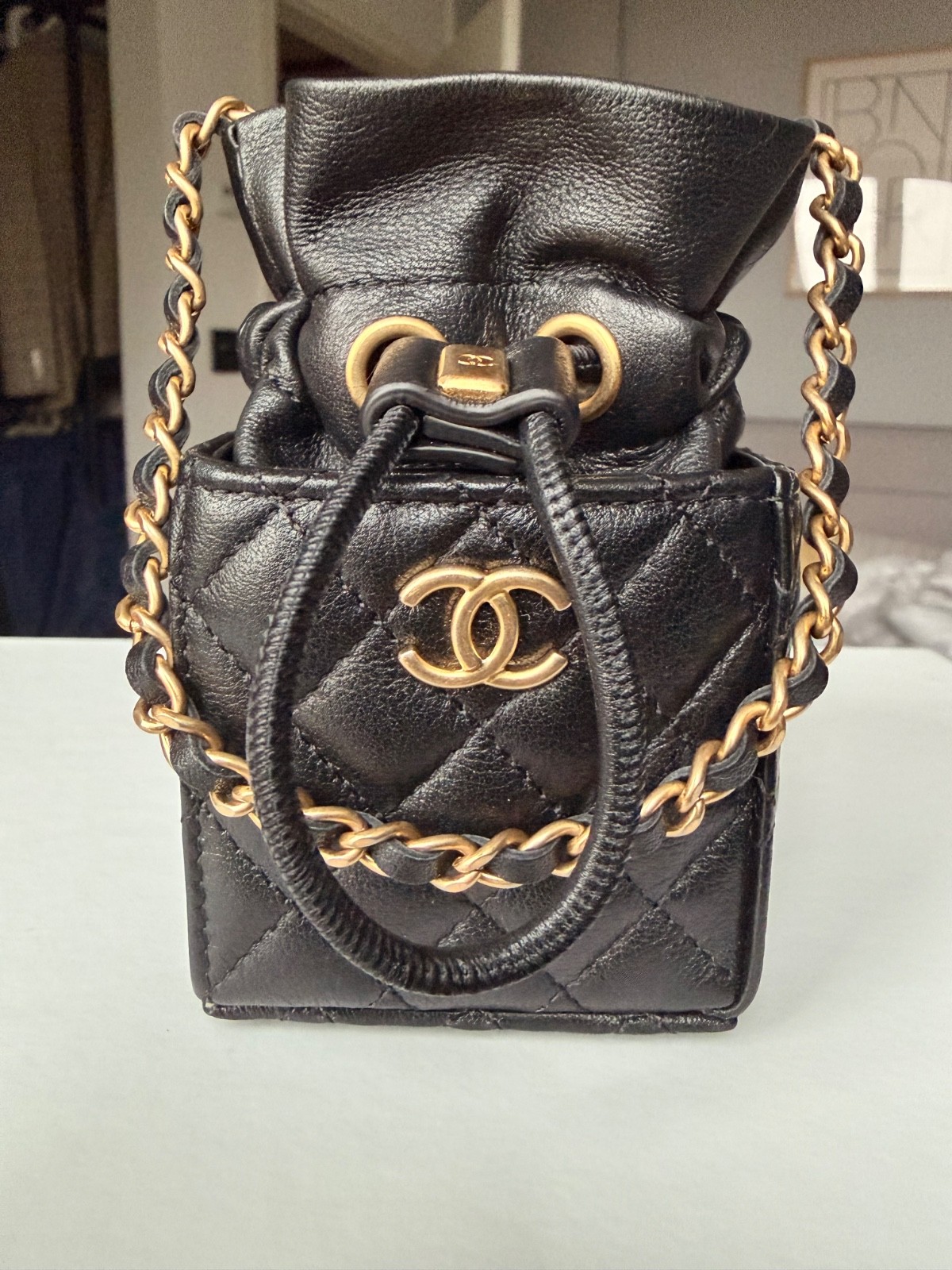 Chanel Quilted Leather Micro Cube Crossbody Bag Coco CC Tasche