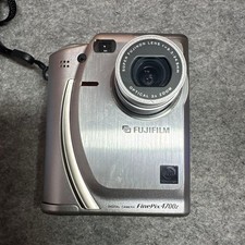 Fujifilm FinePix 4700Z 2000 Silver 4.3MP Compact Digital Camera Japan