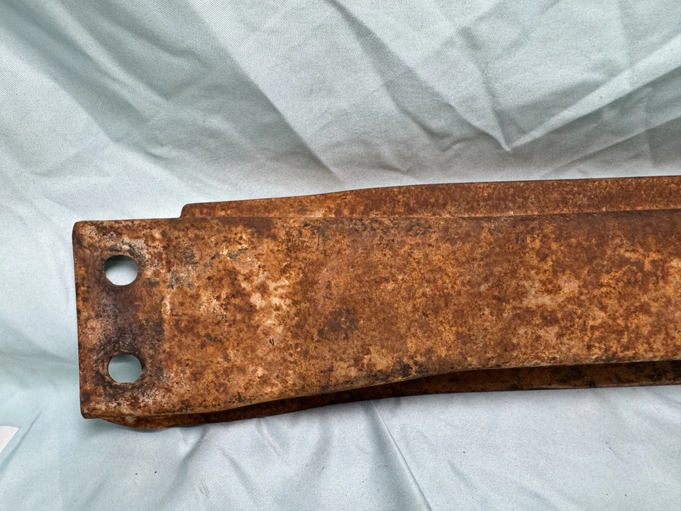 Soporte travesaño transmisión manual Datsun 620 72-73 temprano 4 velocidades Foto 2 de 4