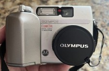 OLYMPUS CAMEDIA DIGITAL CAMERA C-3020 ZOOM 3.2MP Optical Zoom w/Strap cover