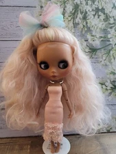 Factory  Blythe Doll Blonde Hair Pink Streaks Peachy Pink dress with Trim