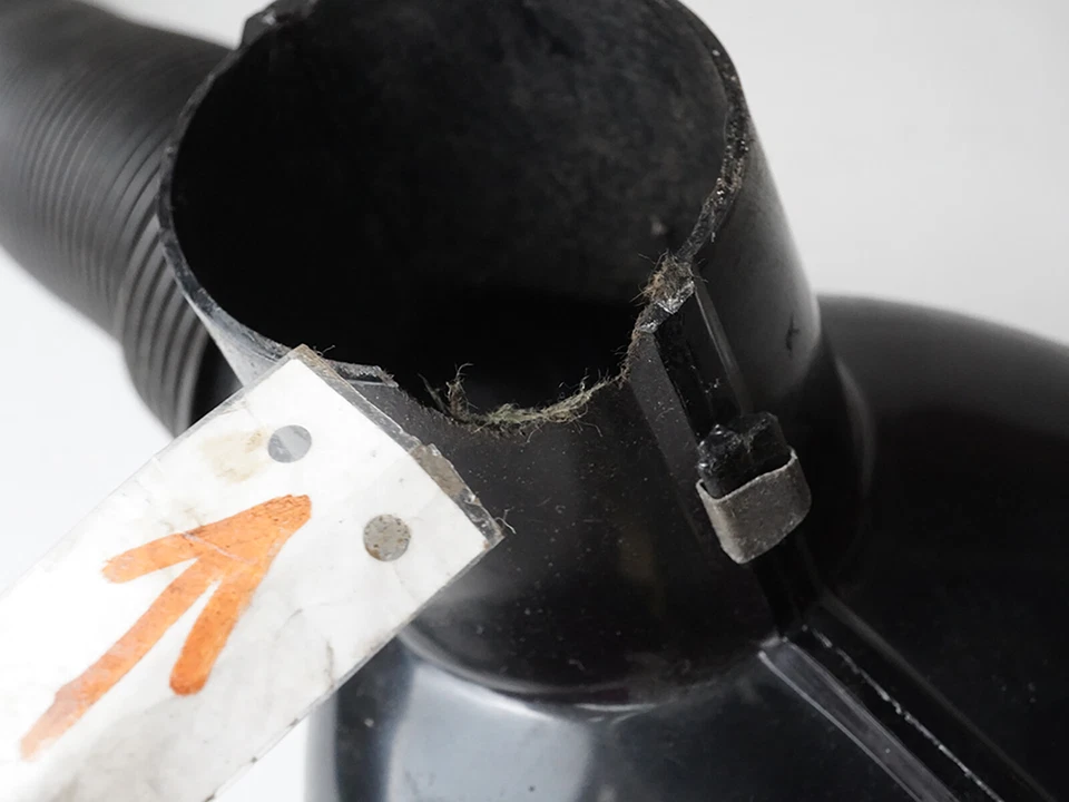 Restrictor de conducto de ventilación de aire delantero izquierdo Mercedes Benz 450Slc R107 1975-1980 Foto 3 de 4