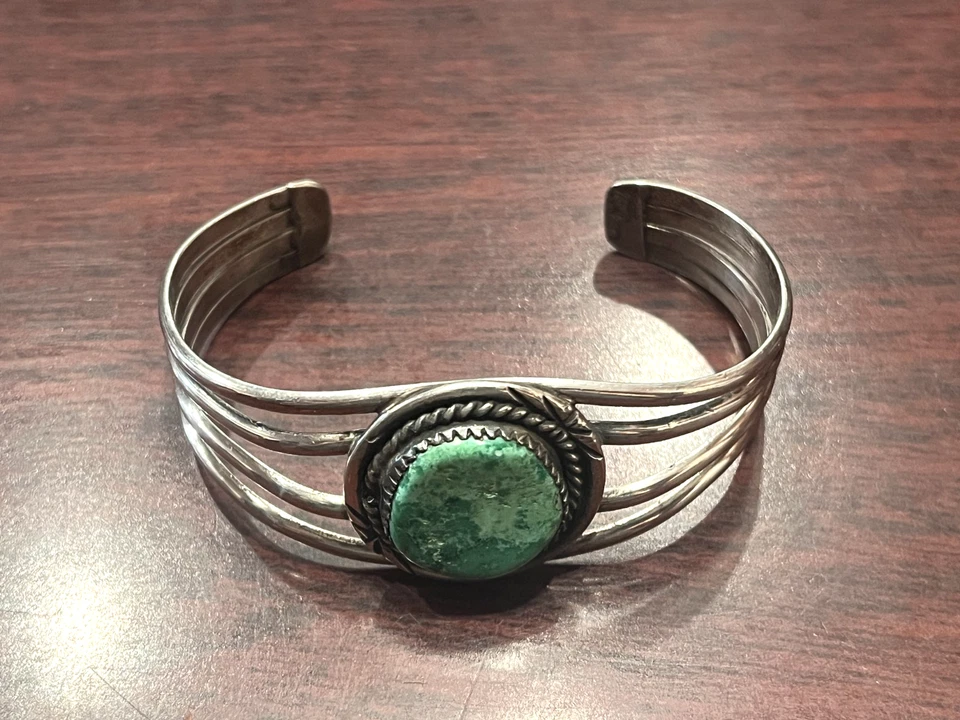 SW Sterling Silver Green Turquoise Cuff Bracelet - 20.9g - Fits to 6.75" - Image 2 of 4