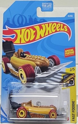 Hot Wheels 2021/041 - Treasure Hunt - Fast Foodie - Street Wiener /K32