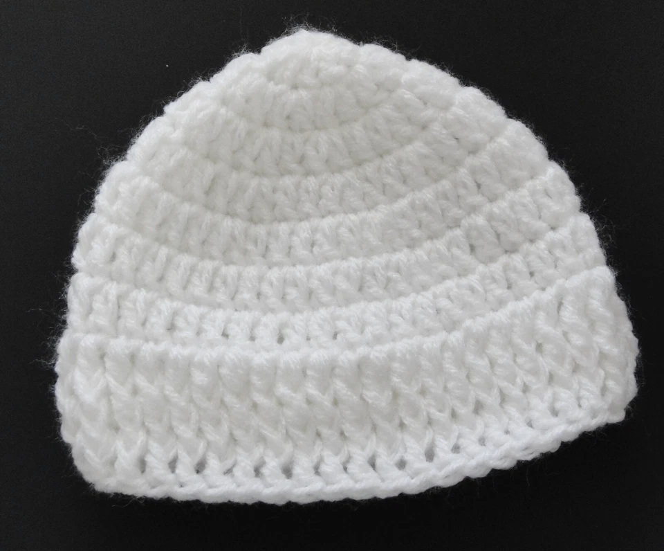 Nueva manta blanca de ganchillo hecha a mano para bebé con sombrero de bonificación cuna de bautizo regalo Foto 2 de 4