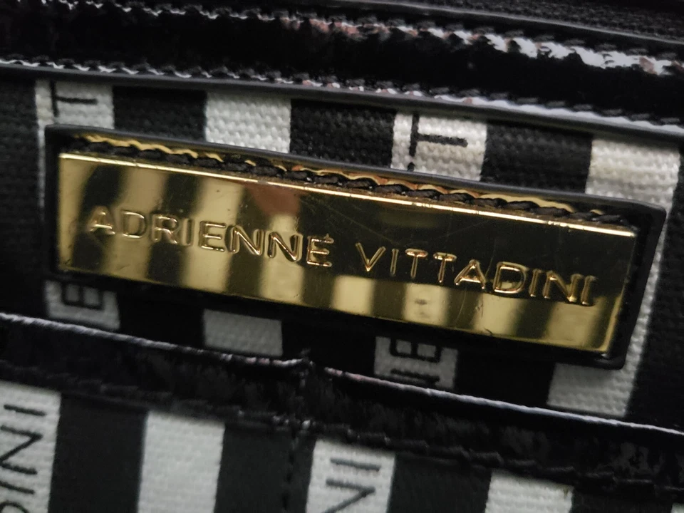 Bolso Hobo Adrienne Vittadini Charol Blanco - Bolsa - Cartera con Dorado Foto 4 de 4