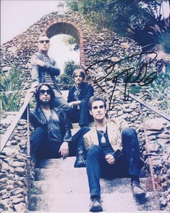 on kuuden tuuman penis Iso