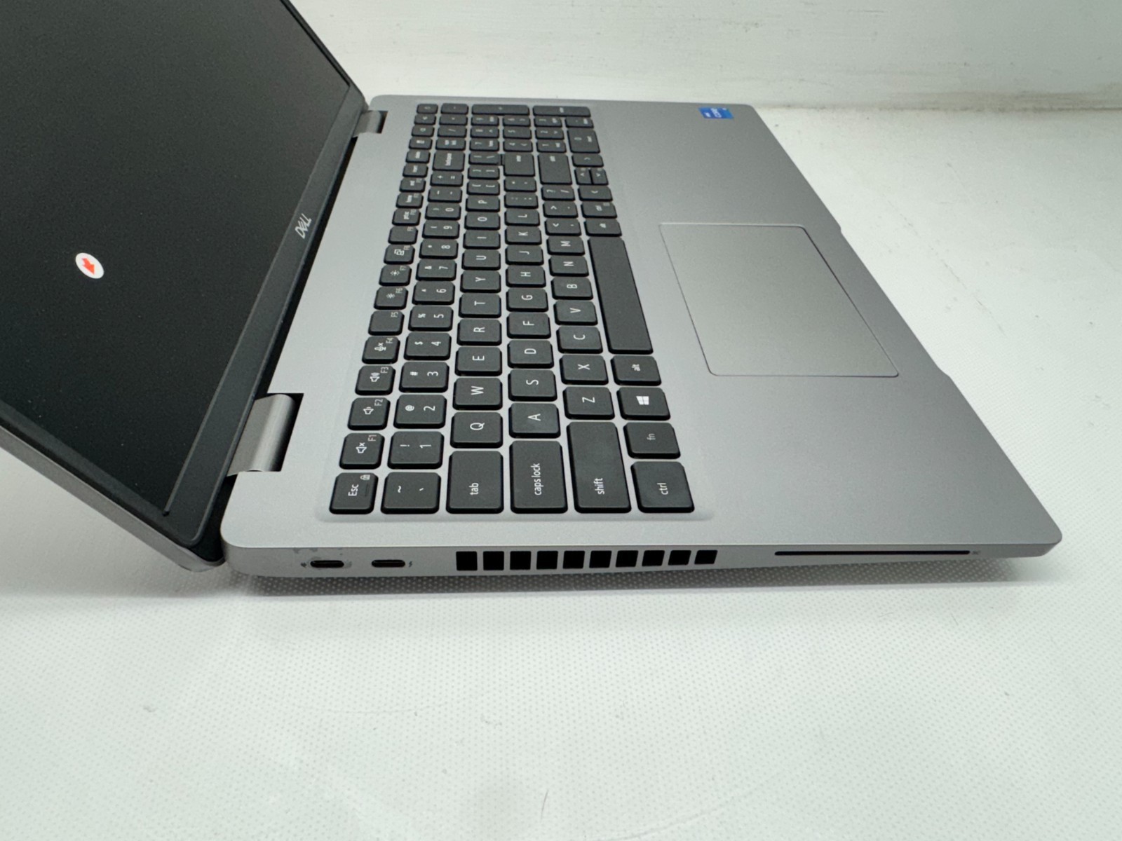 Dell Latitude 5520, 15.6-Inch Laptop, with i5-1135G7, Windows 11 Home