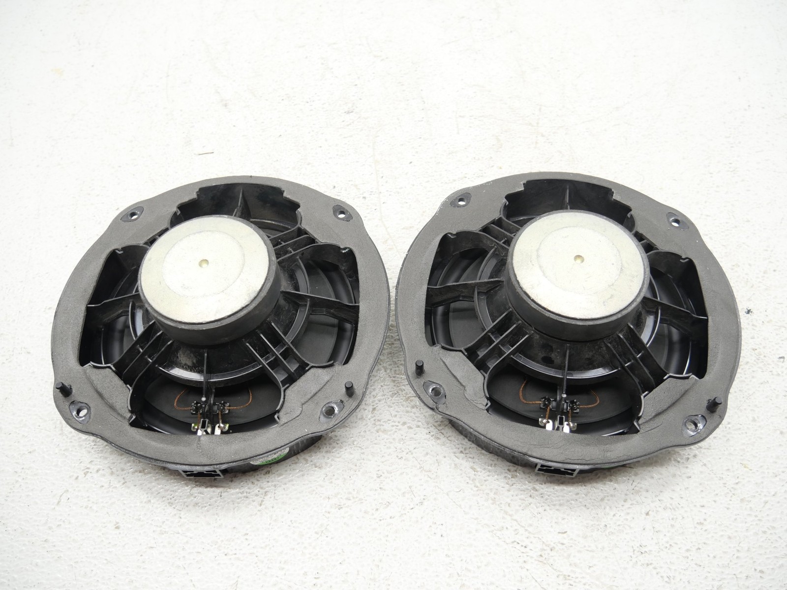 Audi R8 Spyder 2017-2023 Left, right Head units Pair P/N 8V0035415E