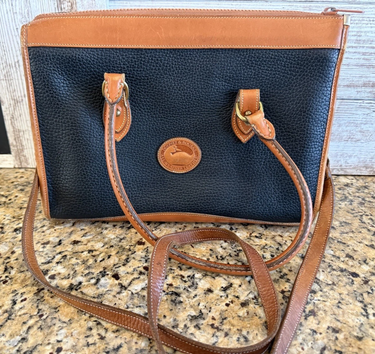 Borsa A Tracolla Donna Dooney & Bourke In Pelle Martellata Nera, Grande, Con Tracolla Regolabile E Tasche Multiple