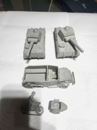 MARX BATTLEGROUND/DESERT FOX GRAY GERMAN TANKS, HALFTRACK, MOTORCYCLE, SIDE CAR