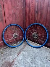 700c Wheelset With 7 Speed Casette Tires And Tubes