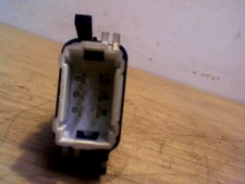 Interrupteur de leve vitre avant droit RENAULT CLIO 2 PHASE 2 8200060045