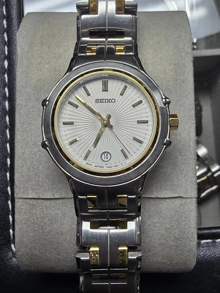 Nuevo reloj de cuarzo para mujer SEIKO 1995 28 mm fecha bisel de oro de 18 quilates caja SS esfera crema Foto 2 de 4