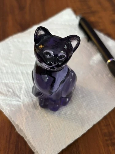 Vintage Fenton Art Glass Purple 3" Sitting Cat Figurine