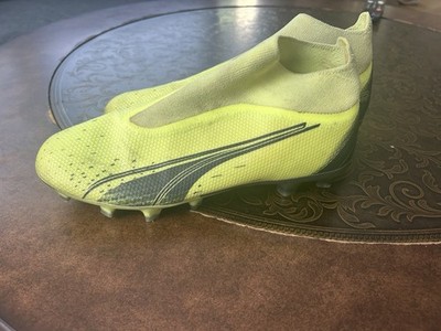 Puma Ultra Match Size 8 laceless football/soccer cleats in a bright yellow color