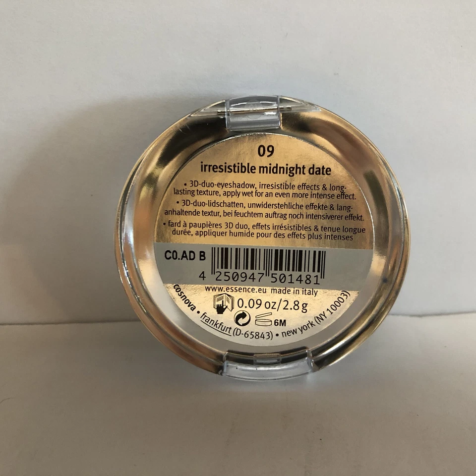 Essence 3D Eyeshadow # 09 Irresistible Midnight Date Blue Green 0.09 oz - Image 2 of 3