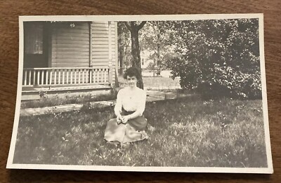 Antique 1910s Pretty Fashionable Woman Sitting in Grass Original Photo P11k18