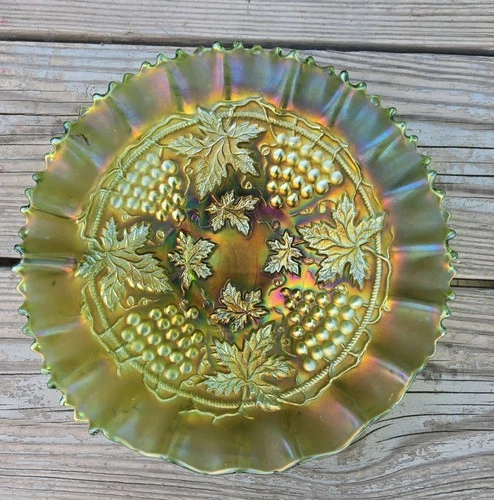 Carnival Glass Vintage Iridescent Green  Grape & Cable BonBon Bowl 8.5"W x 2"H